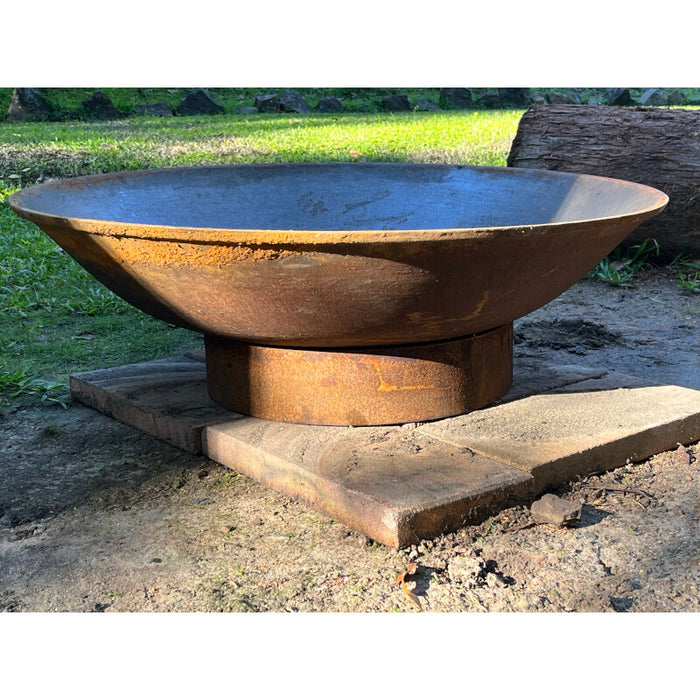Cast Iron Fire Pit 900 on  Ring Base