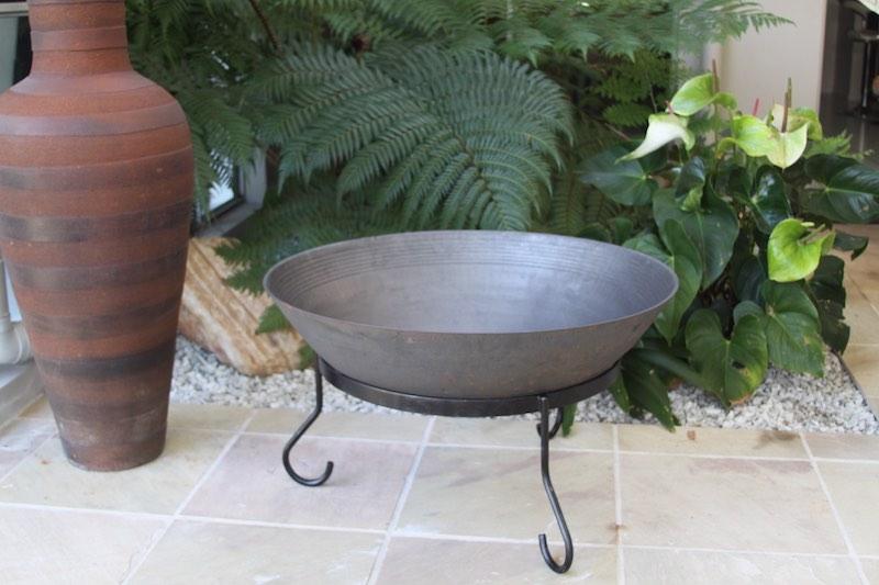 Classic 75 Cast Iron Fire Pit