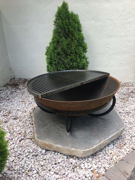 Da Vinci 110 Cast Iron Fire Pit Rust + FREE Semi Stainless Grill